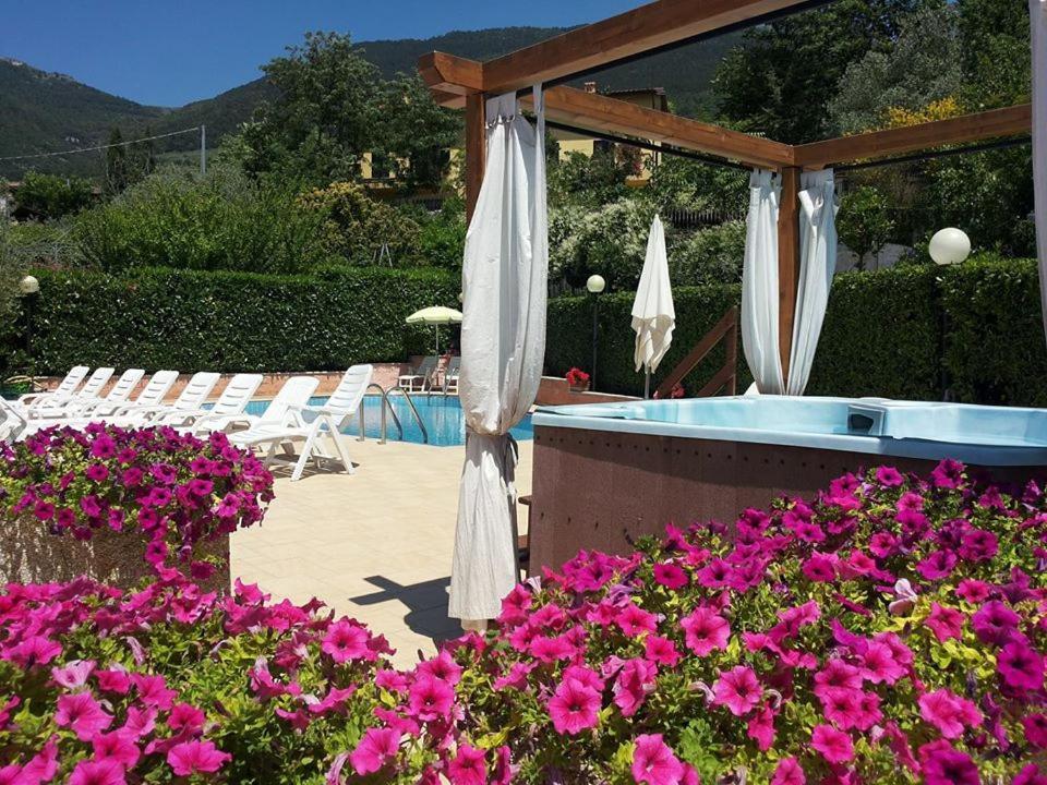Viole Country Hotel Assis Exterior foto